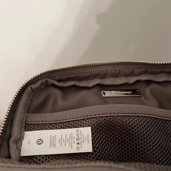 GREY Camo Lululemon Everywhere Belt Bag - Picture 5 of 7